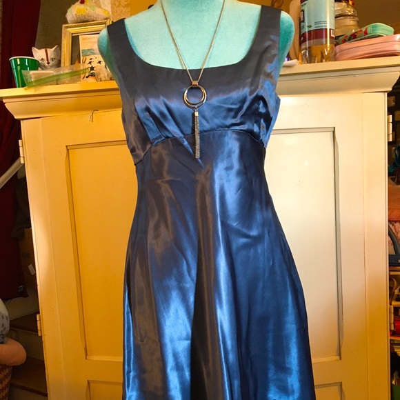 Metallic Blue Sexy Mini Dress Size 7/8 Open tie back Flirty/Swishy Vintage 90s - Picture 2 of 6